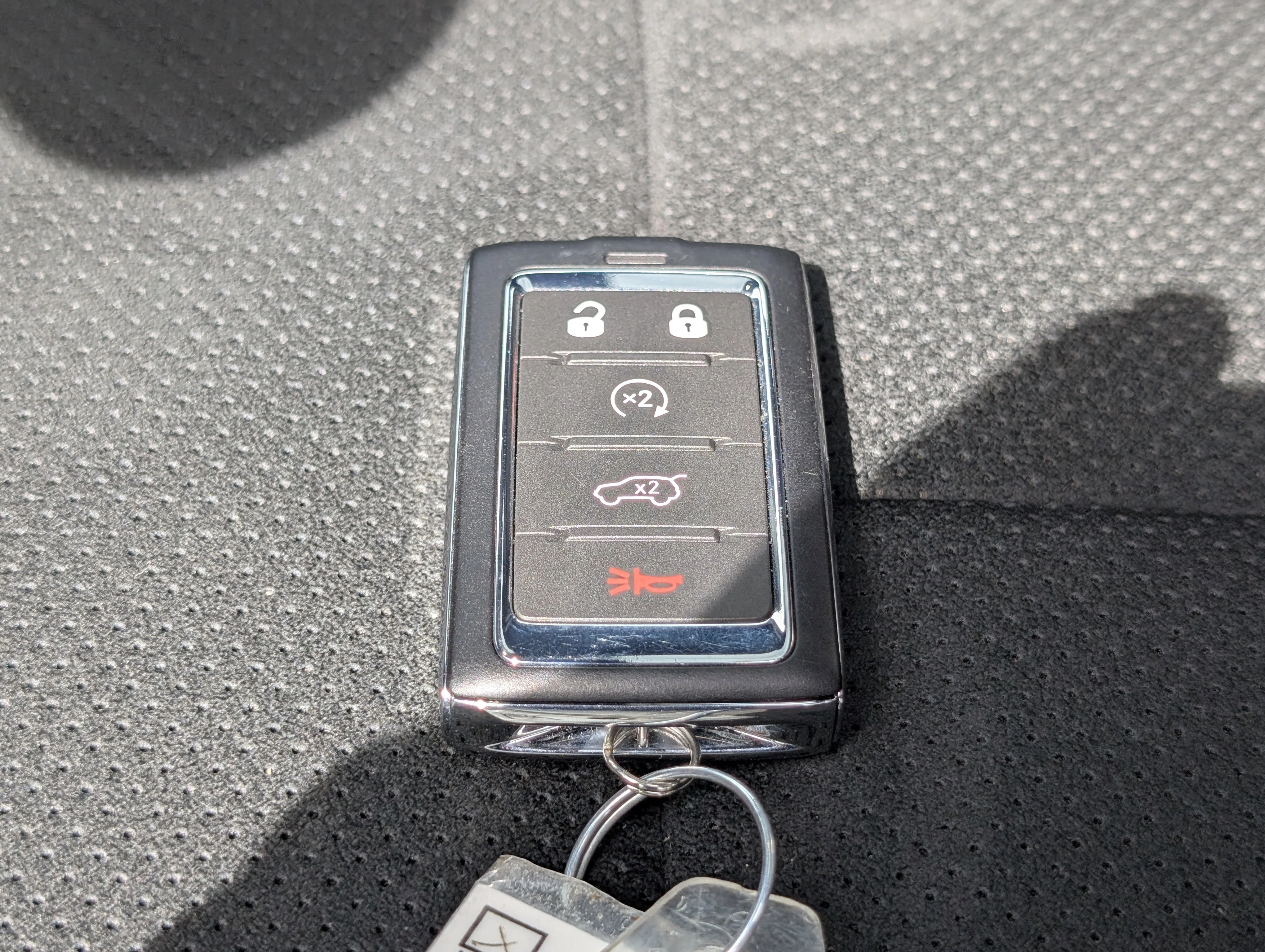 New 2025 Silver Zynith Jeep Altitude image 33