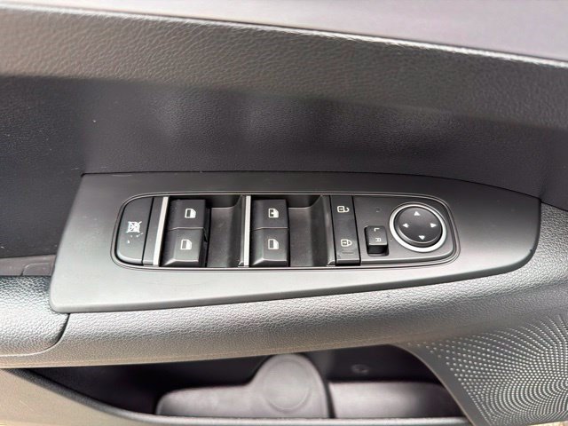 Used 2022 Aurora Black Kia LXS image 13