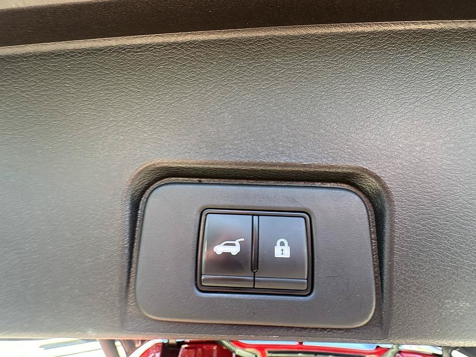 Used 2025 Scarlet Ember Tintcoat Nissan SV image 38