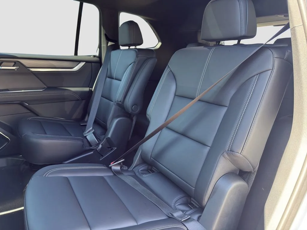 2026 GMC Acadia Elevation - Photo 12
