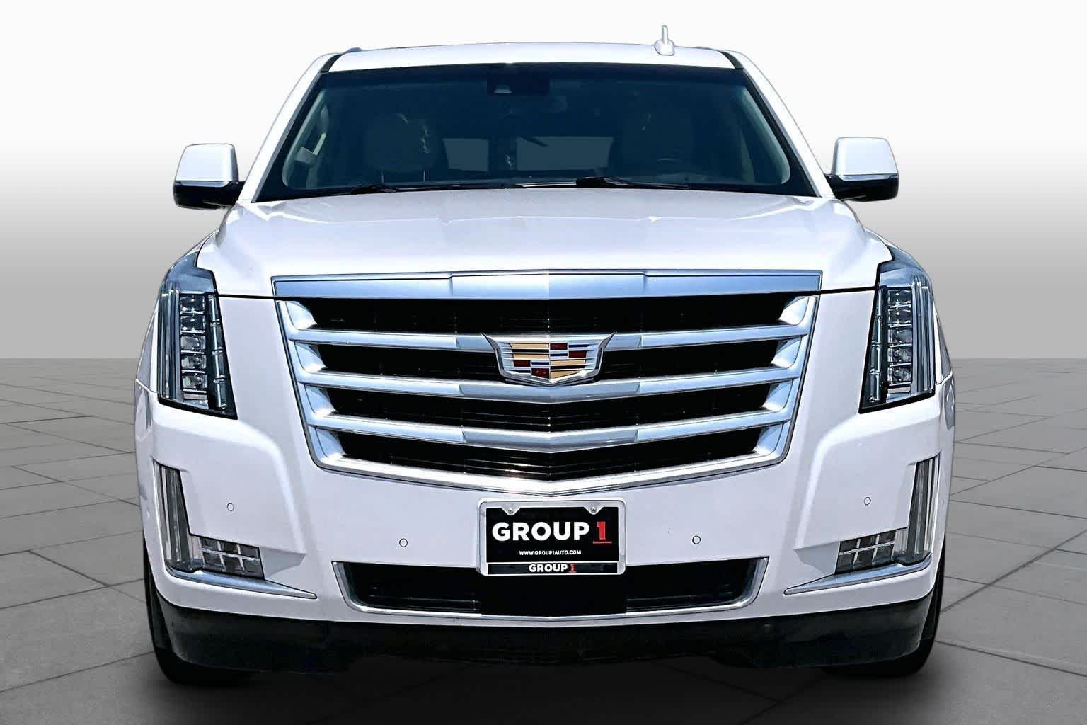 Used 2019 Crystal White Tricoat Cadillac Premium Luxury image 4