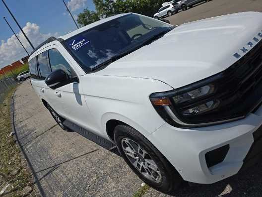 Used 2025 Oxford White Ford Active image 2