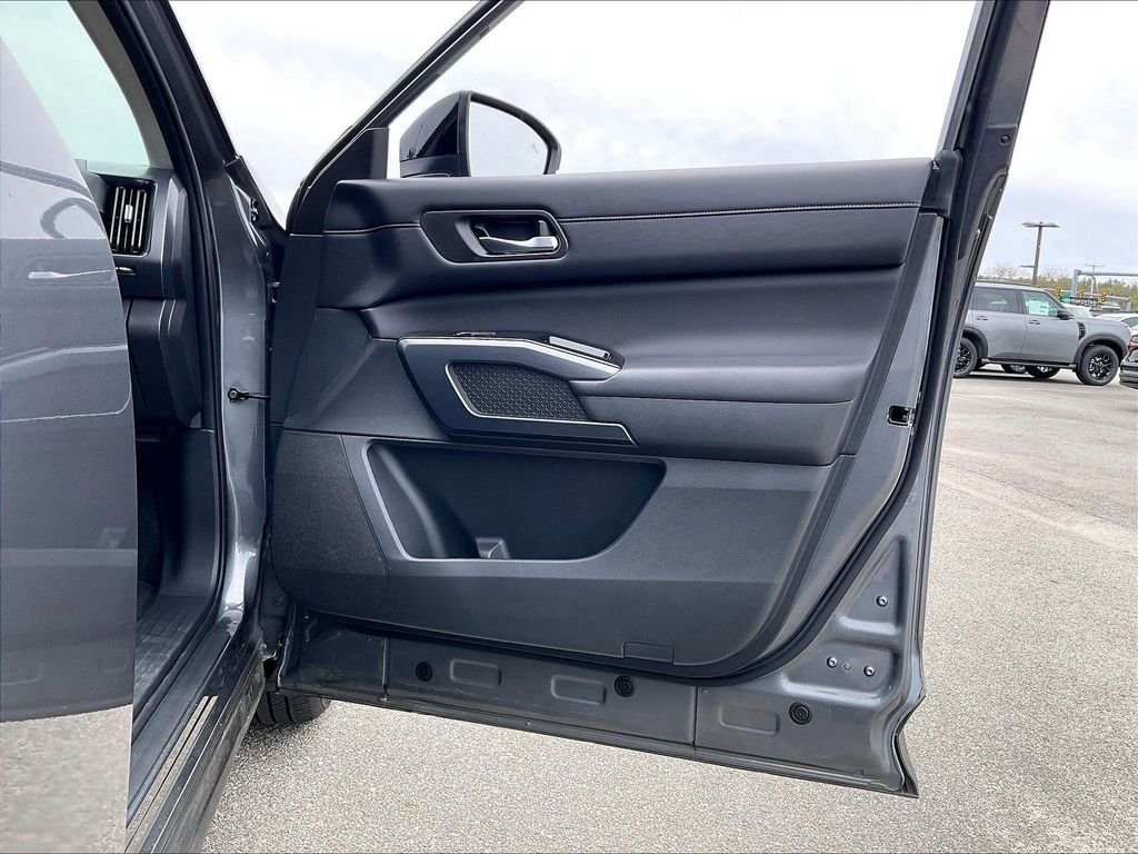 Used 2024 Gun Metallic/Super Black Nissan SL image 11