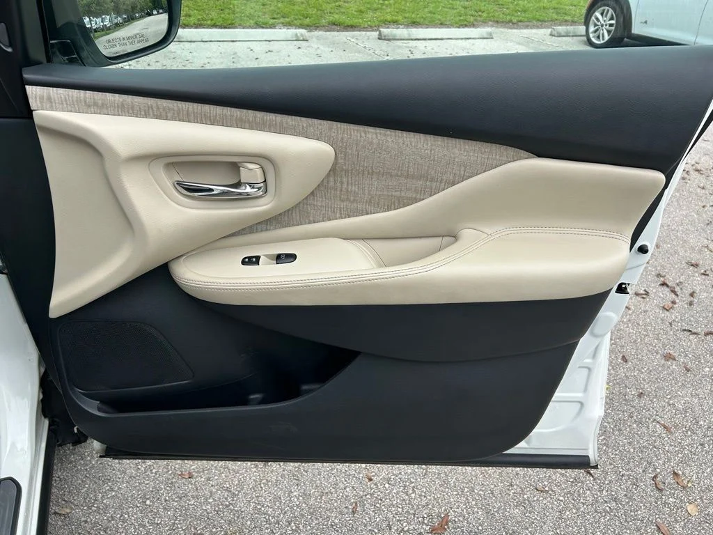 Used 2022 Pearl White Tri-Coat Nissan SV image 41