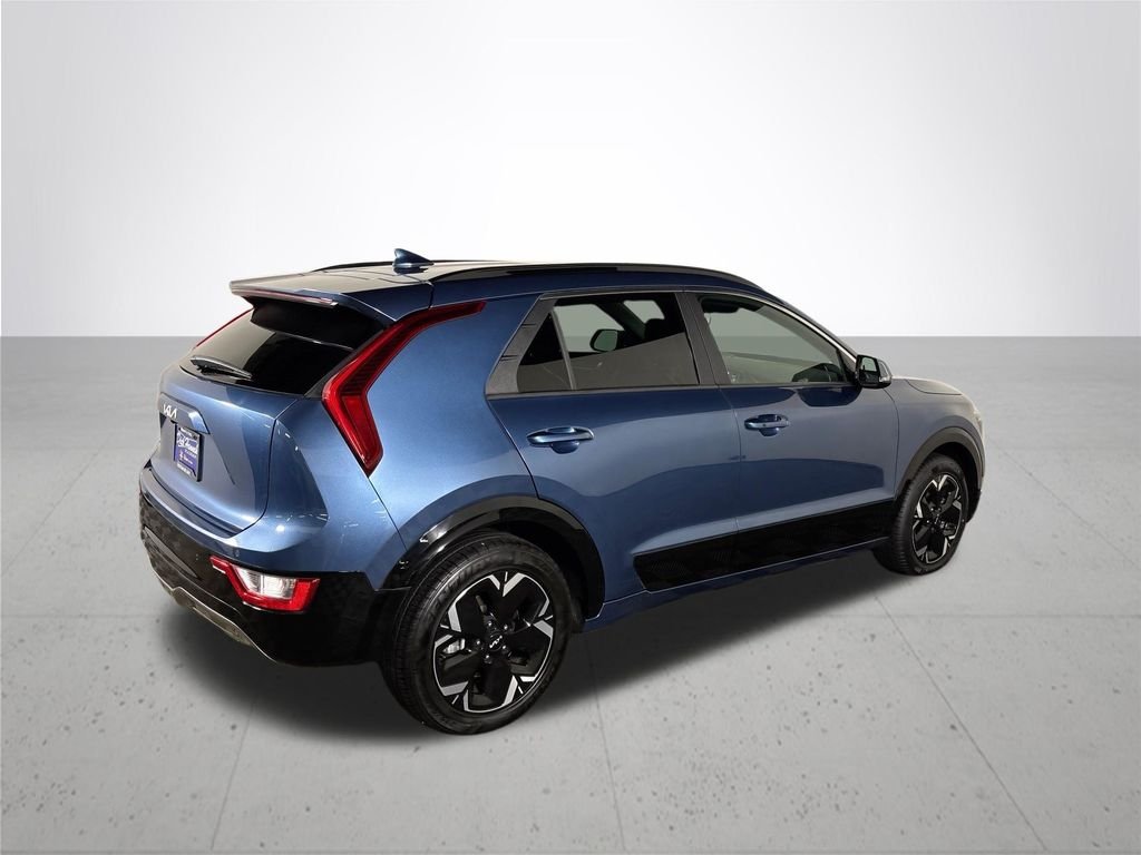 Used 2024 Blue Kia Wind image 6