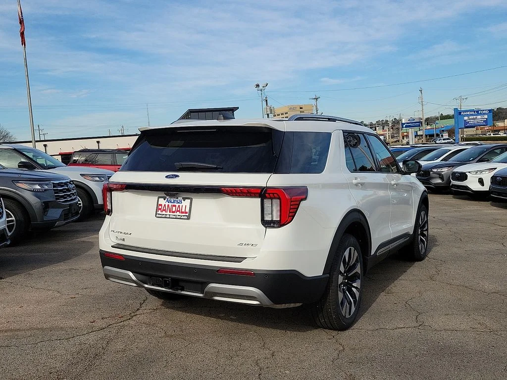 New 2026 Star White Metallic Tri-Coat Ford Platinum™ image 5