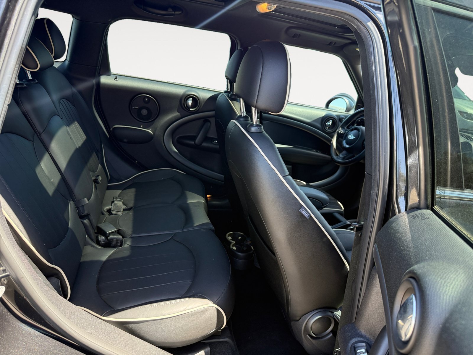 Used 2016 Black Metallic MINI Base image 18