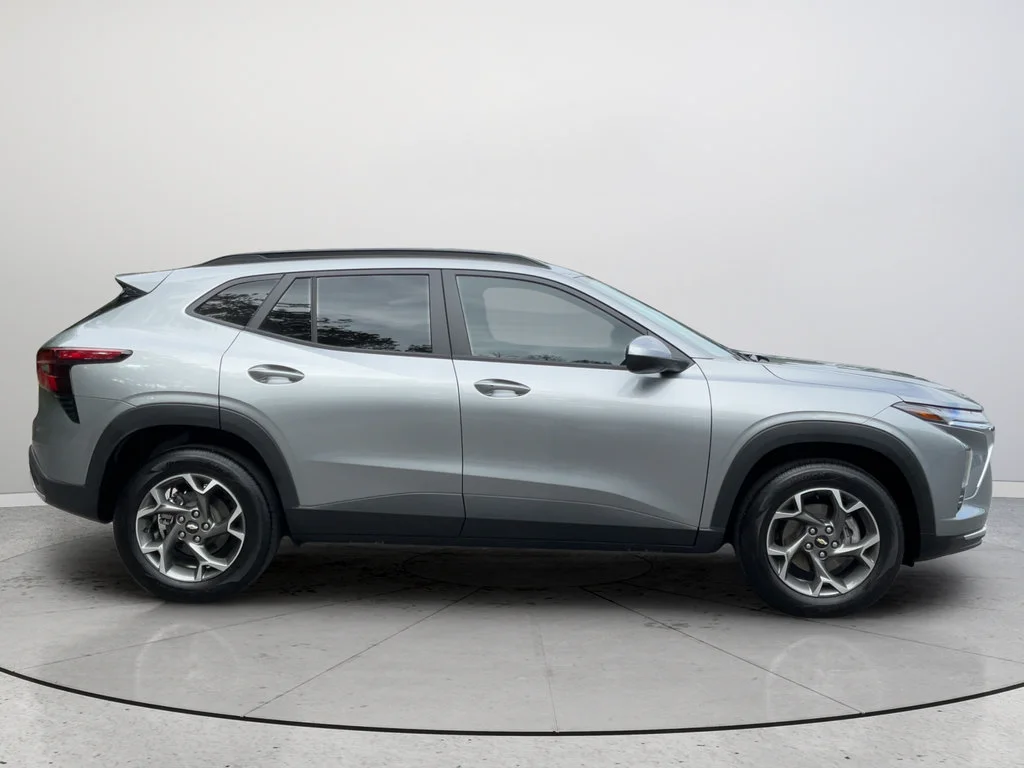 2026 Chevrolet Trax LT - Photo 6