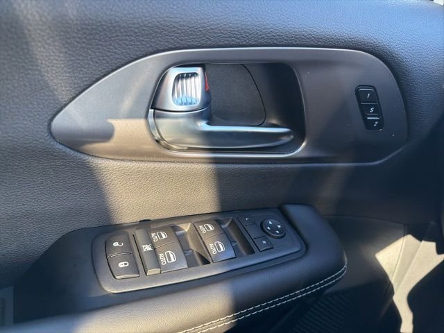 2026 Chrysler Pacifica Select - Photo 19