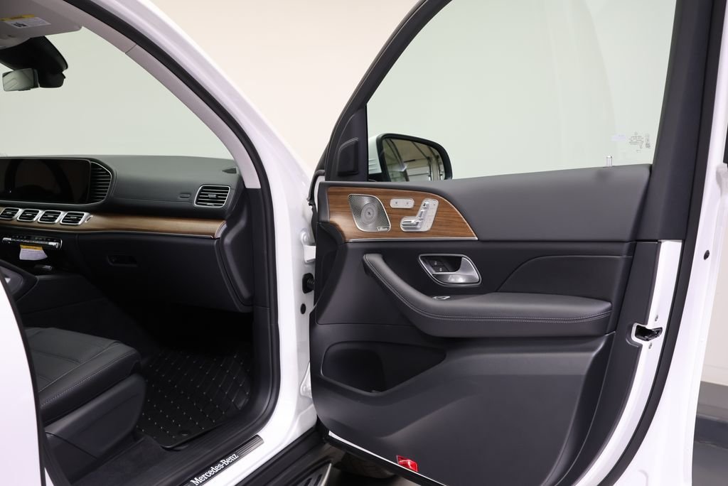 New 2026 Polar White Mercedes-Benz GLS 450 image 49