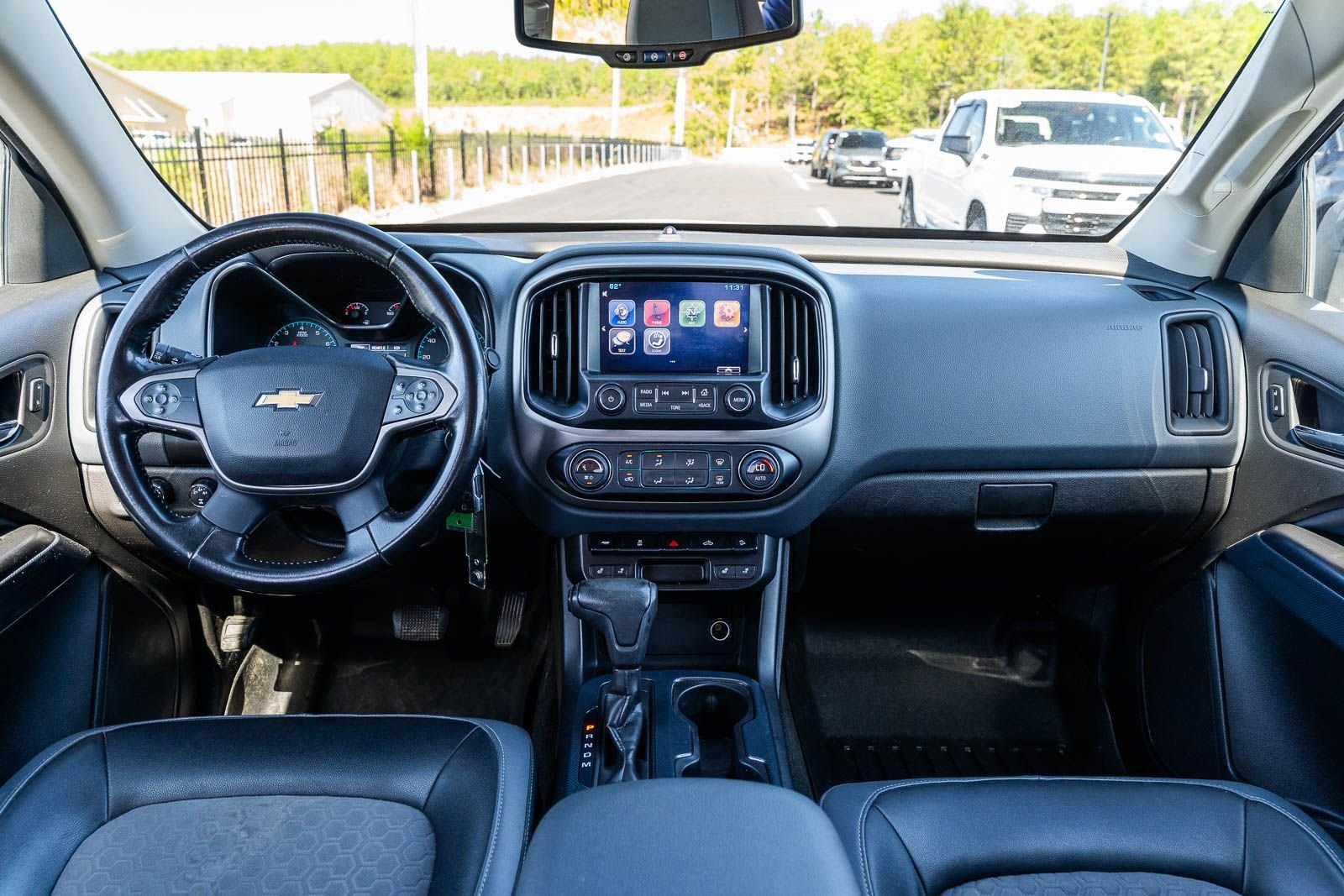 Used 2015 Silver Chevrolet Z71 image 20