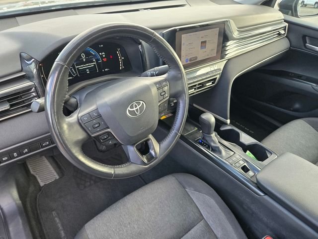 Used 2025  Toyota LE image 10