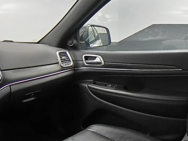 Used 2019 White Jeep Limited image 40