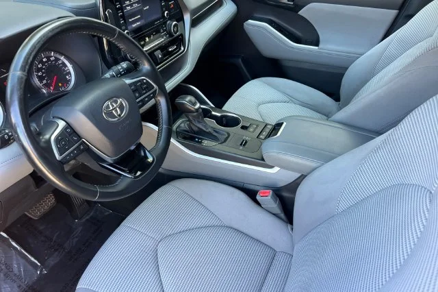 Used 2021 Gray Toyota LE image 10