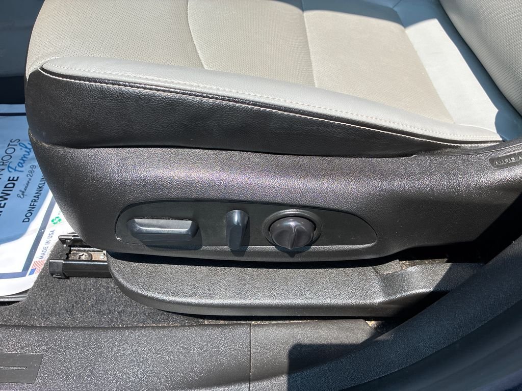 Certified Used 2022 Blue GMC SLT image 10