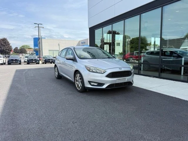 Used 2015 Silver Ford SE image 1