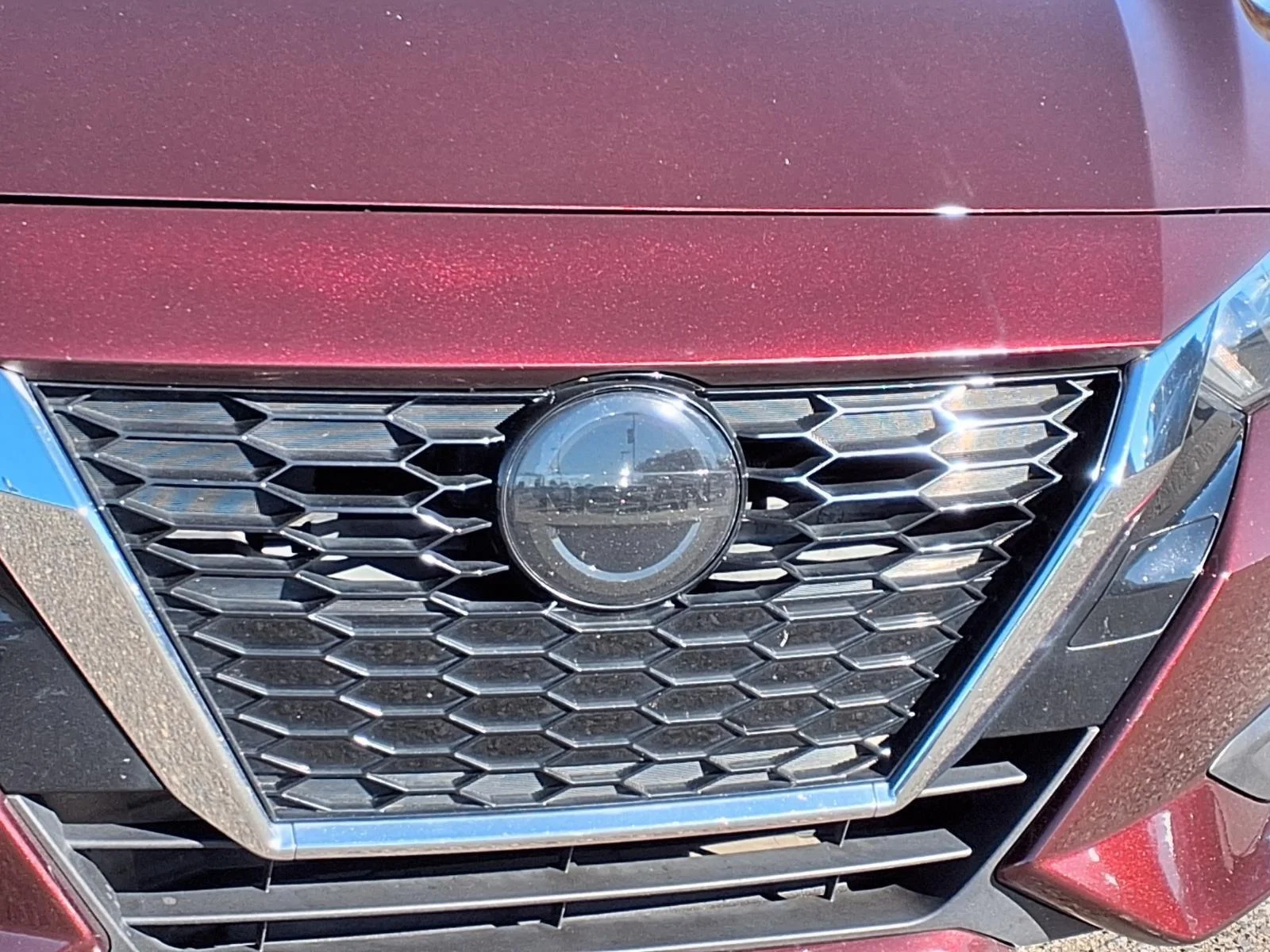 Used 2022 Rosewood Metallic Nissan SV image 14