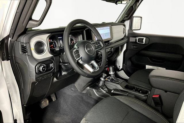 2026 Jeep Wrangler 4-Door Sahara - Photo 8