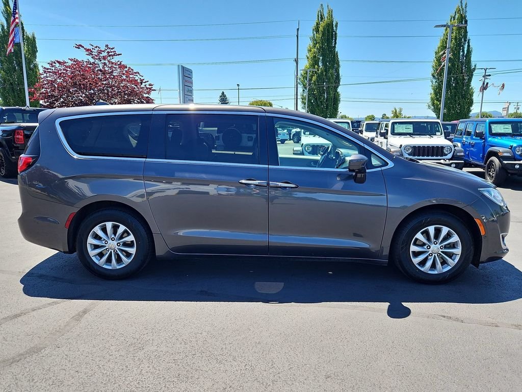 Used 2019 Granite Crystal Metallic Clearcoat Chrysler Touring Plus image 7