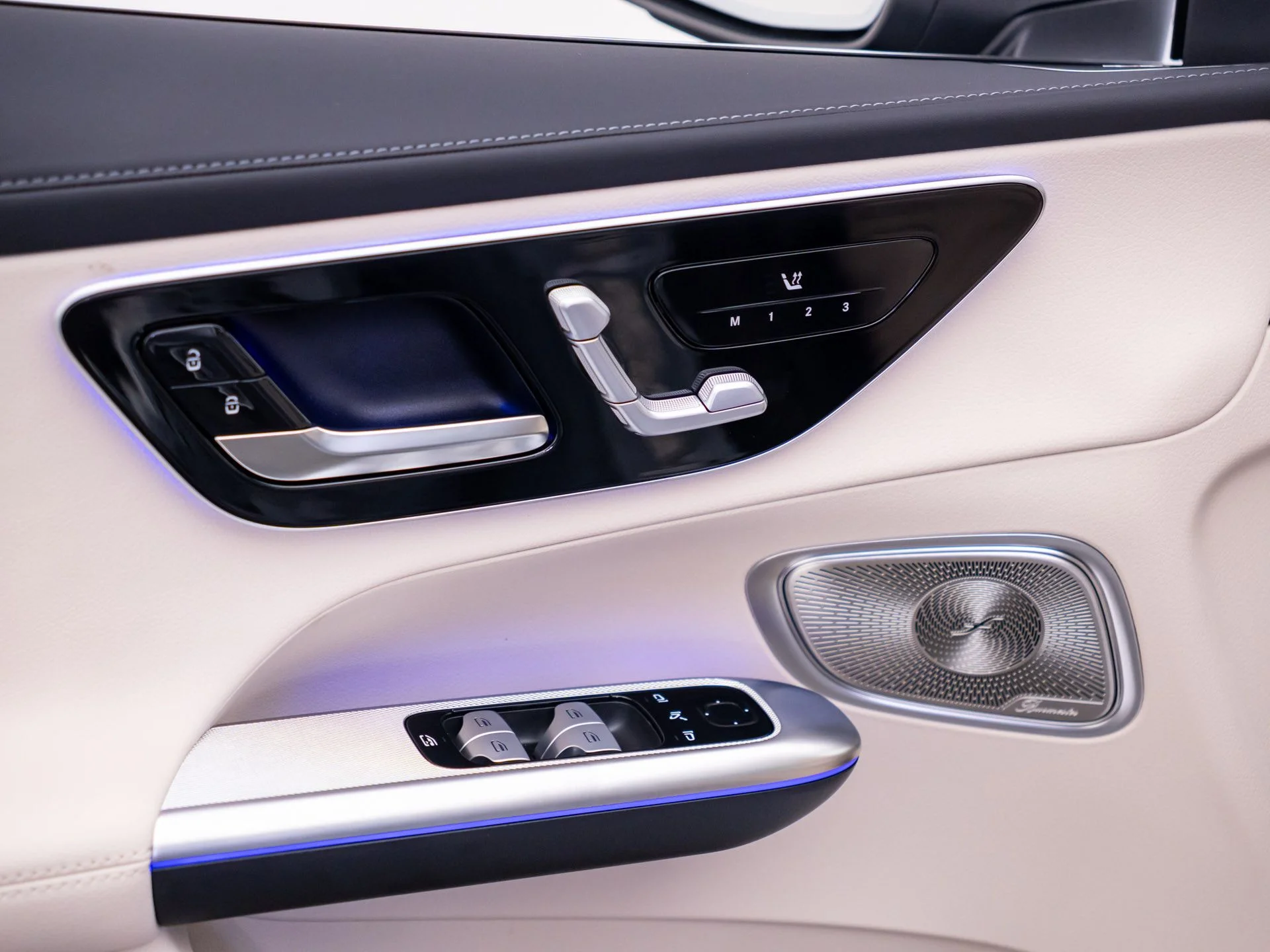 New 2027 Silver Mercedes-Benz GLC 300 image 15