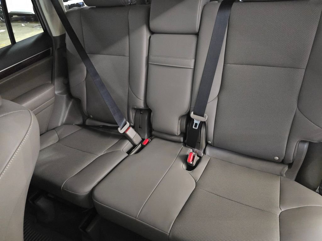 Used 2019  Lexus 460 image 18