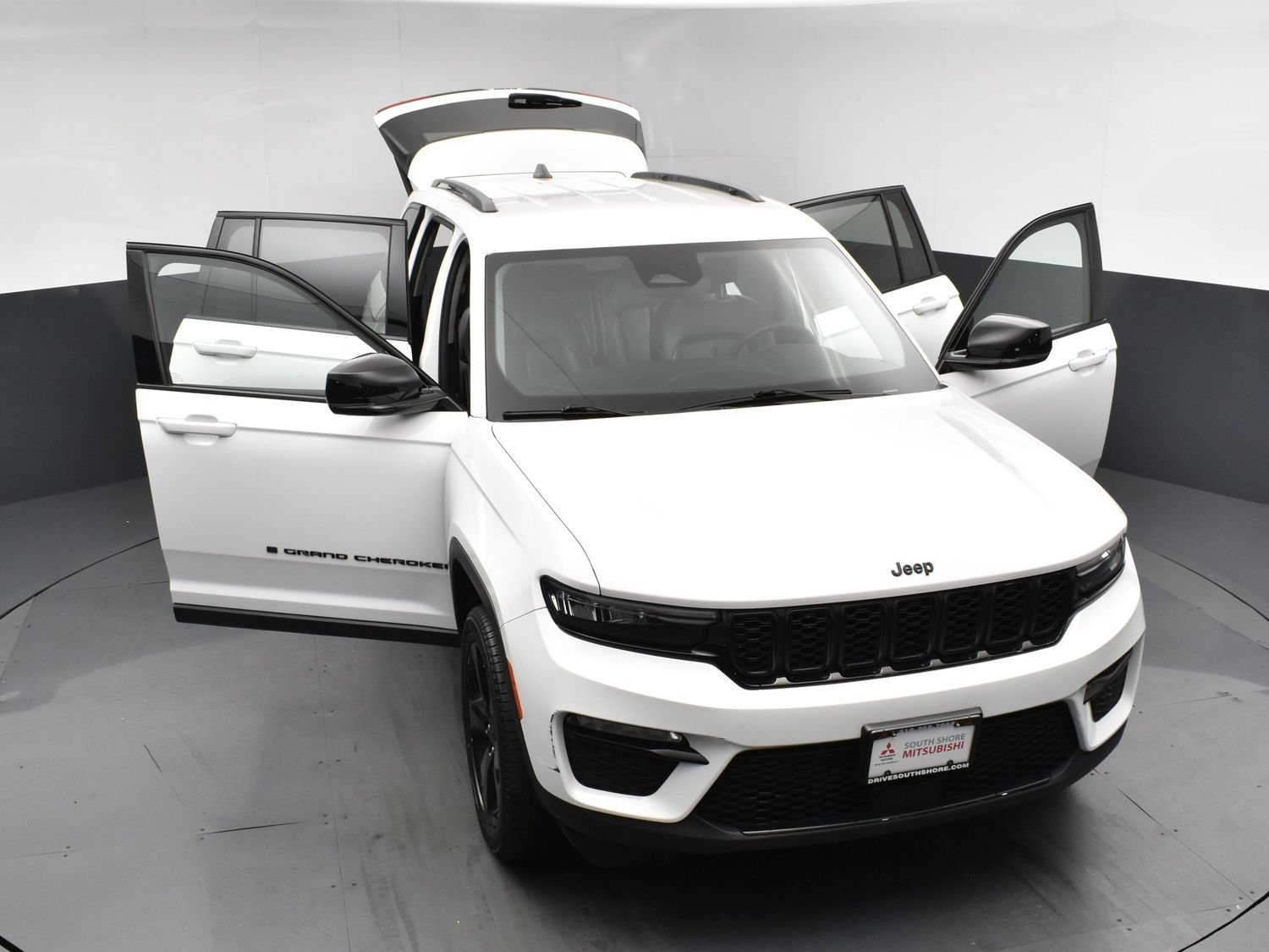 Used 2023 Bright White Clearcoat Jeep Limited image 22