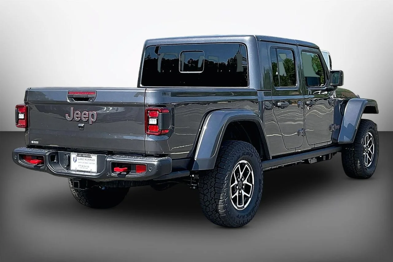 New 2026 Granite Crystal Metallic Clearcoat Jeep Rubicon X image 8