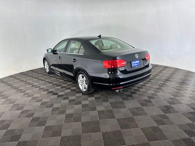 Used 2014  Volkswagen 2.0L TDI image 9