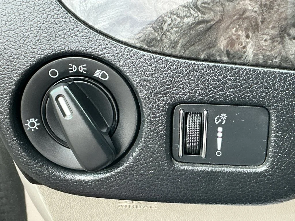Used 2014 Red Dodge SXT image 24