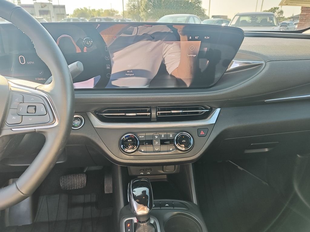 Used 2024 Blue Buick Preferred image 21