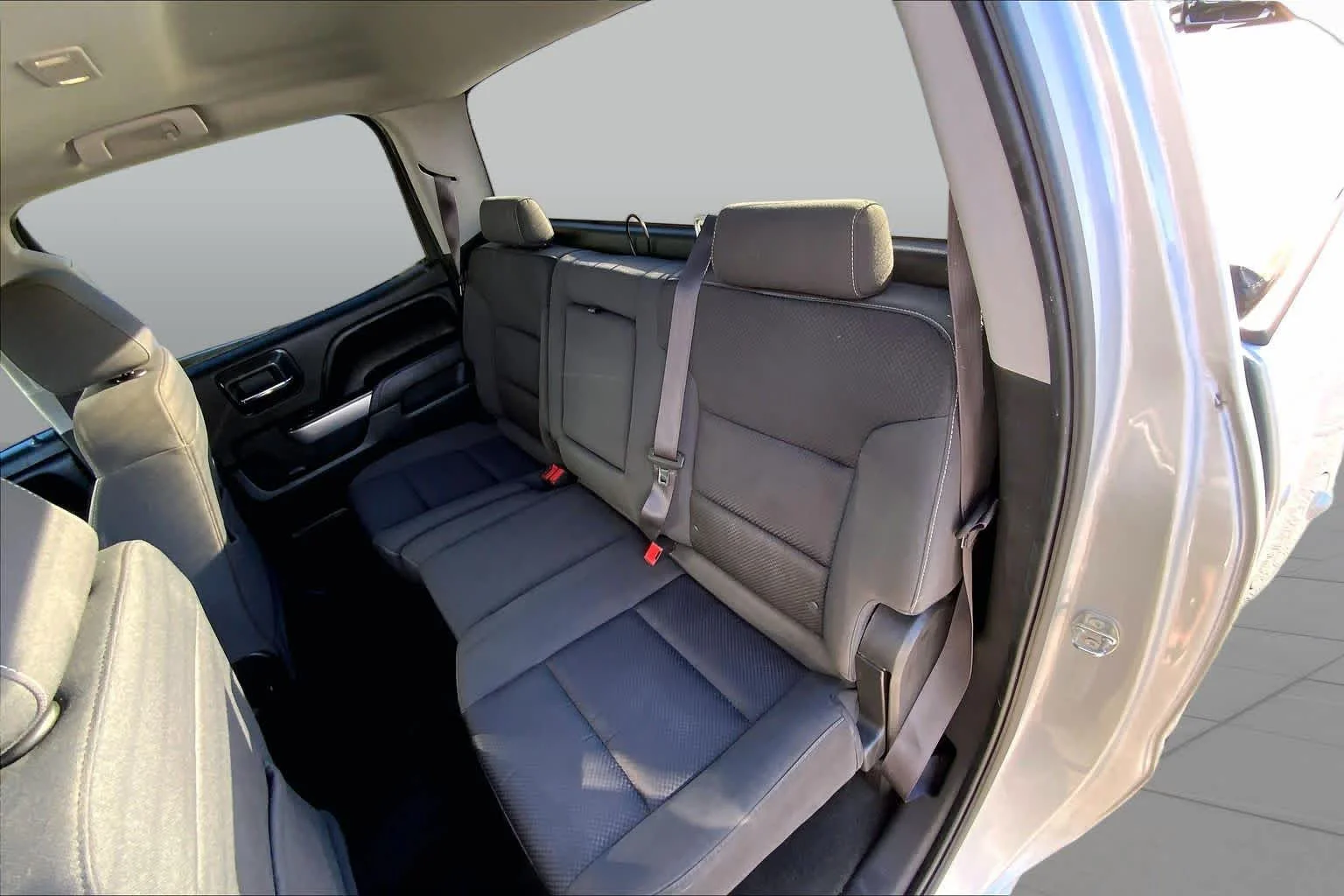 Used 2016 Silver Ice Metallic Chevrolet LT image 18