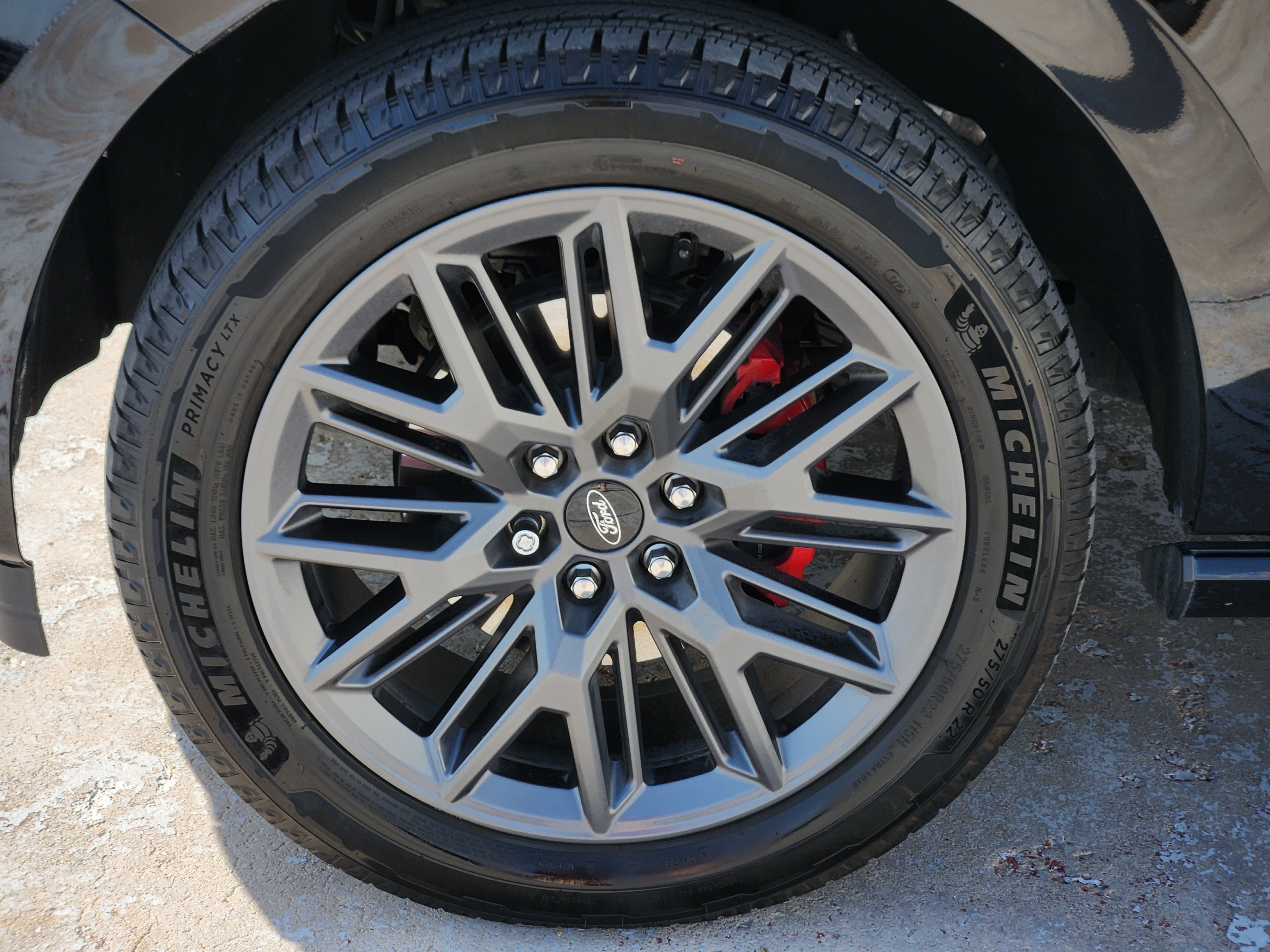 Used 2025 Agate Black Metallic Ford Platinum image 14