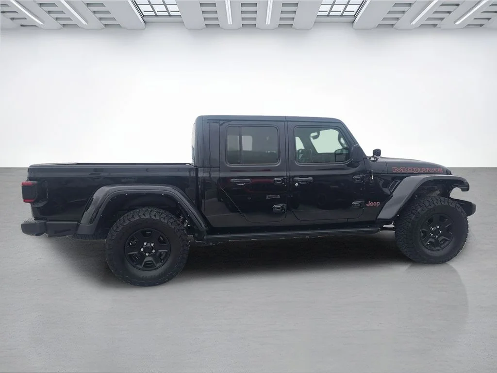Used 2021 Black Jeep Mojave image 2