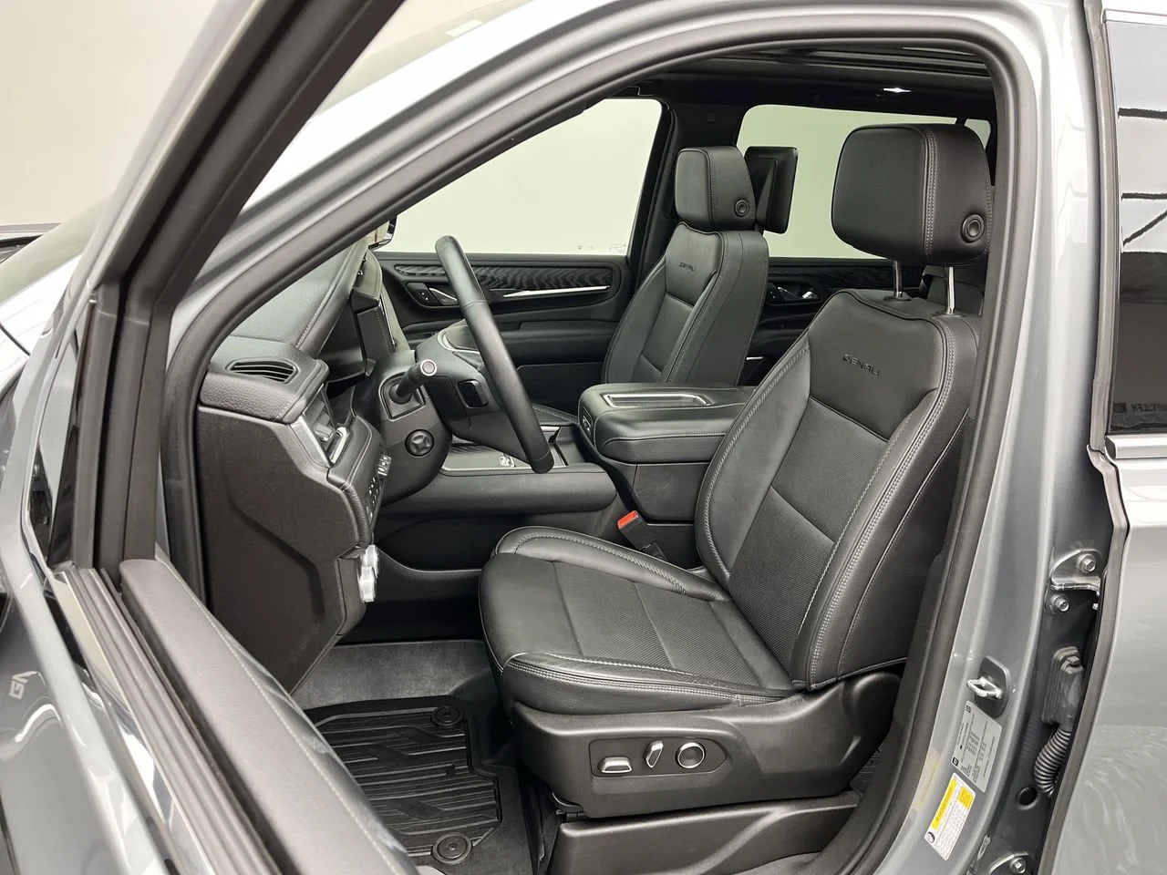 Used 2023 Sterling Metallic GMC Denali image 11