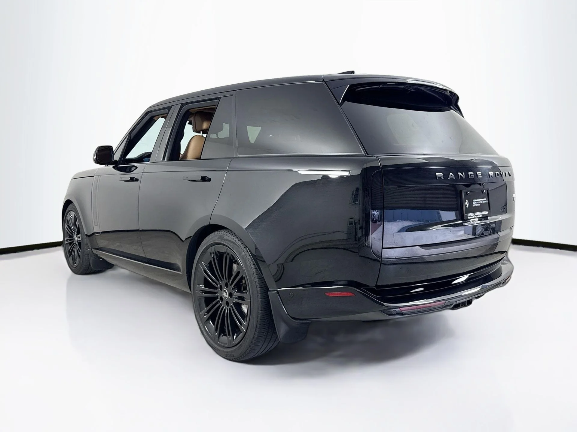 Used 2023 Santorini Black Metallic Land Rover SE image 5
