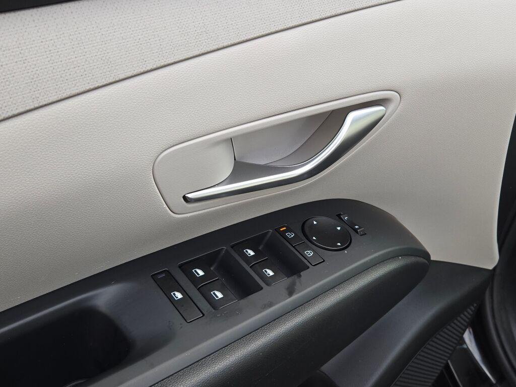New 2025 Black Hyundai SEL Convenience AWD image 23