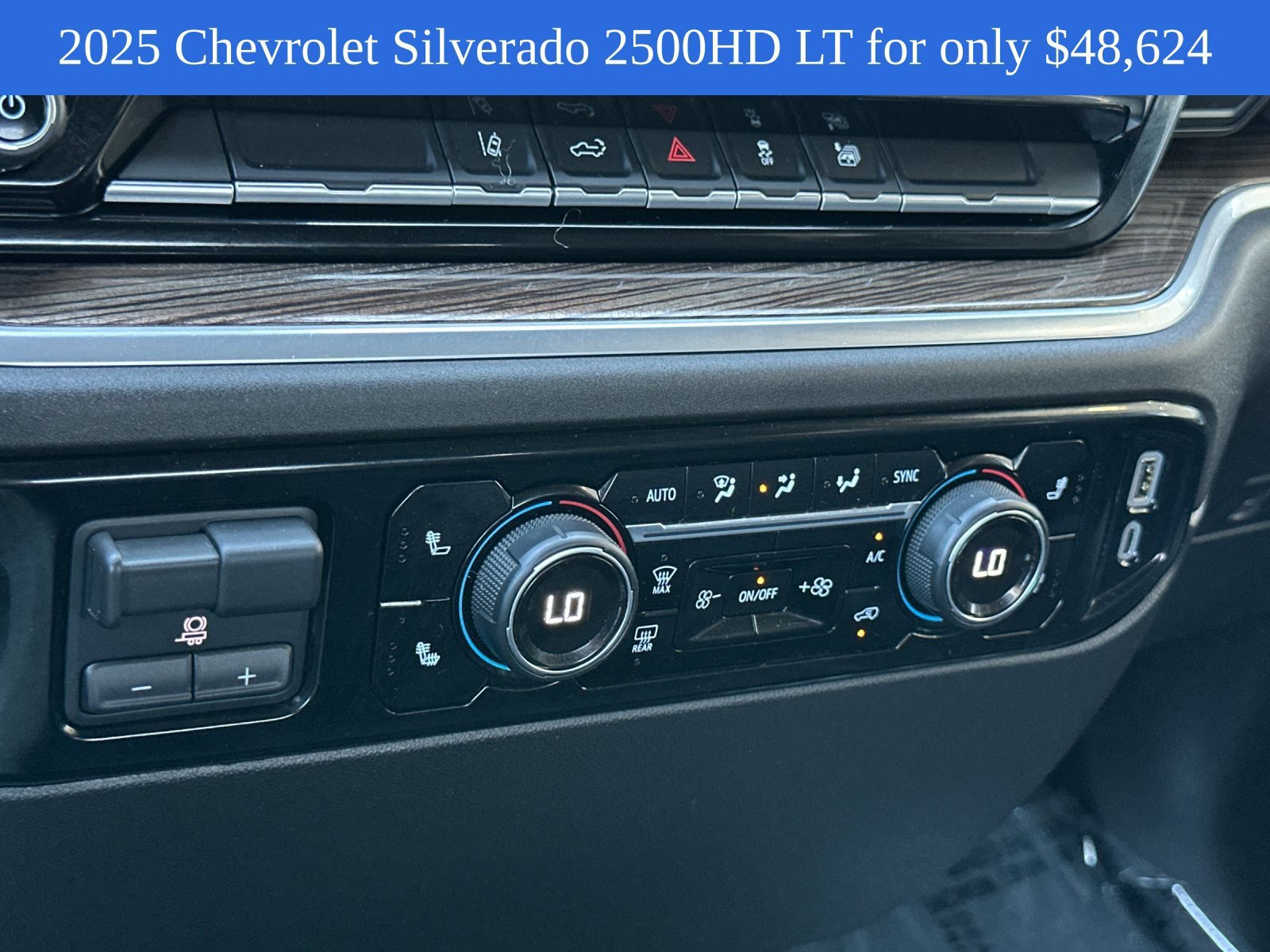 Used 2025 Summit White Chevrolet LT image 21