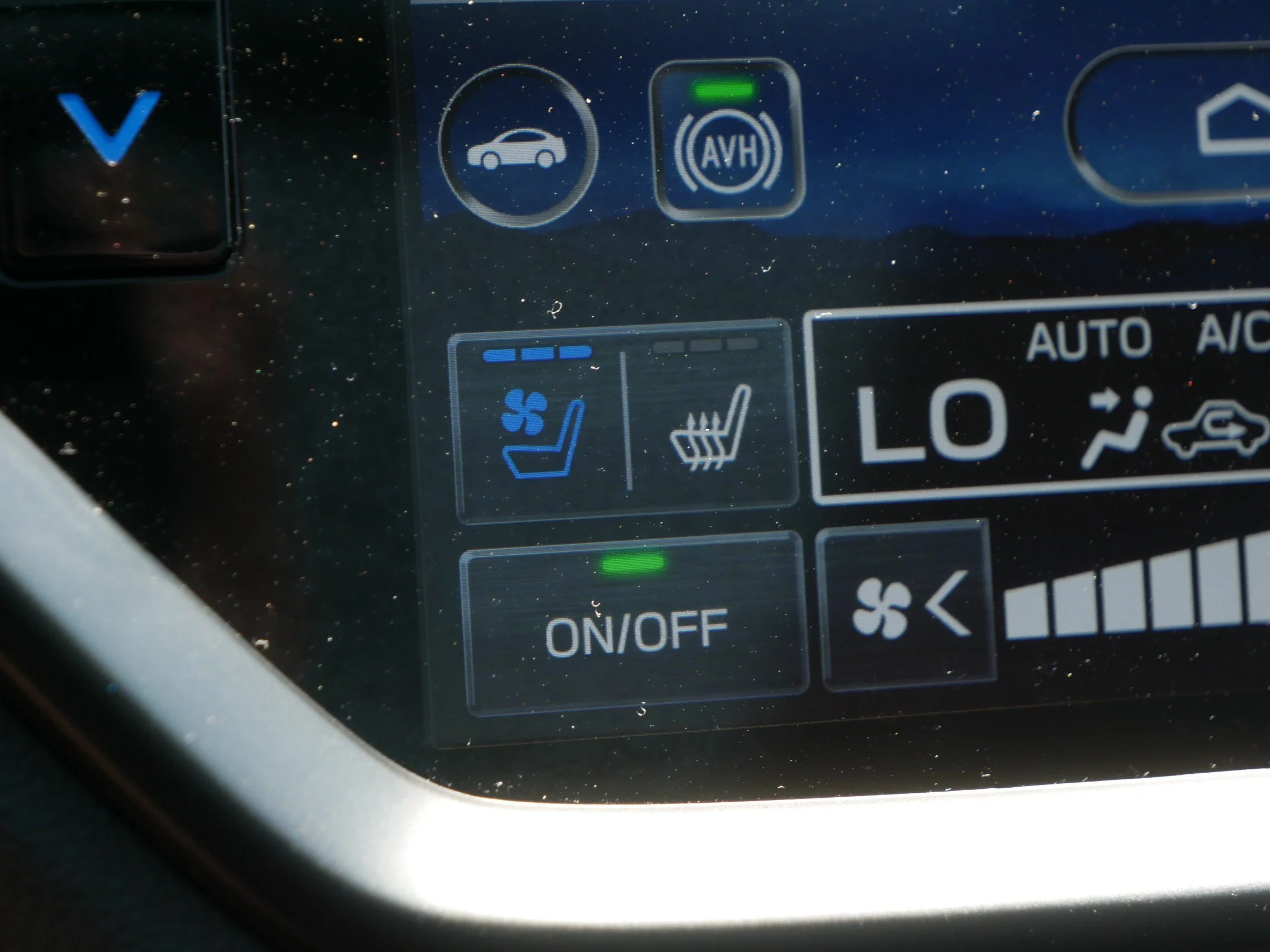 Used 2025 Magnetite Gray Metallic Subaru Onyx Edition Touring image 28