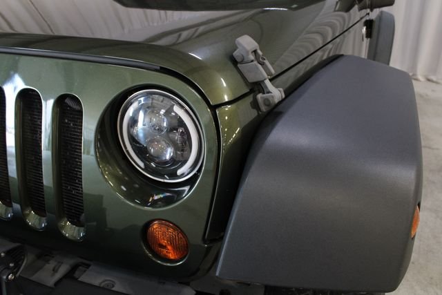Used 2009 Green Jeep X image 29