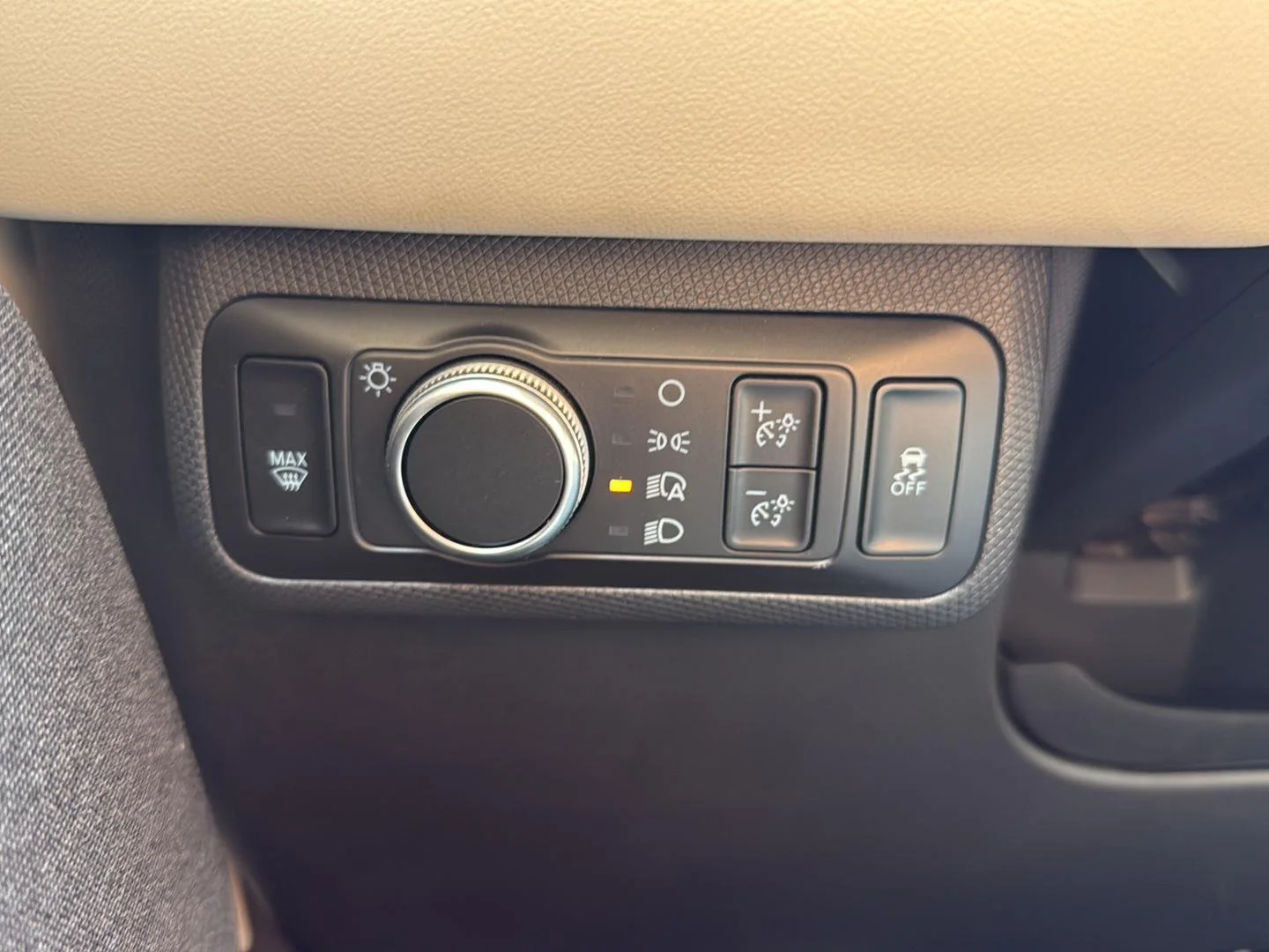 Used 2021 Space White Ford Premium image 20