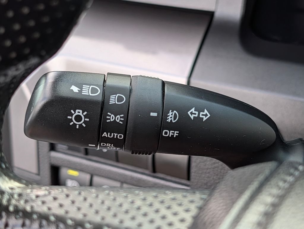 2025 Toyota Tacoma SR5 - Photo 29