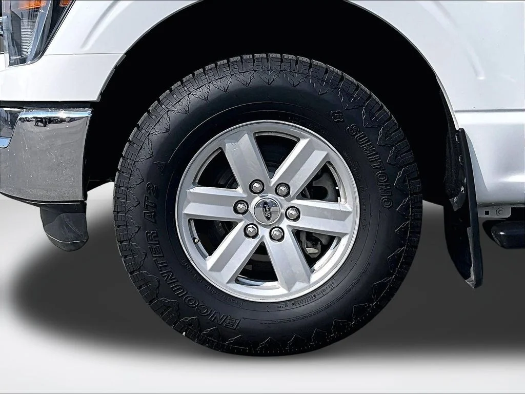 Used 2023 White Ford XLT image 10