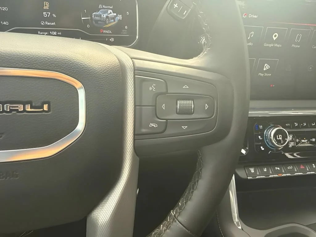 Used 2025 Onyx Black GMC Denali image 18