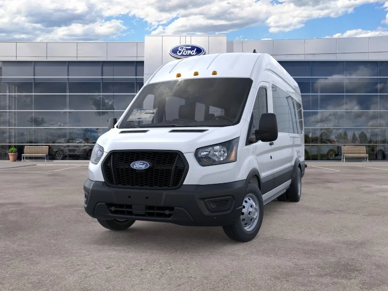 New 2026 Oxford White Ford Passenger Van XL image 5