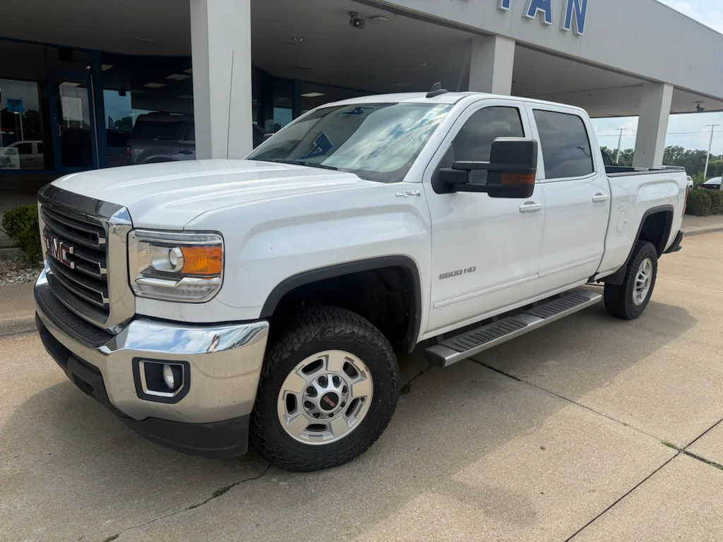 Used 2017 Summit White GMC SLE image 6