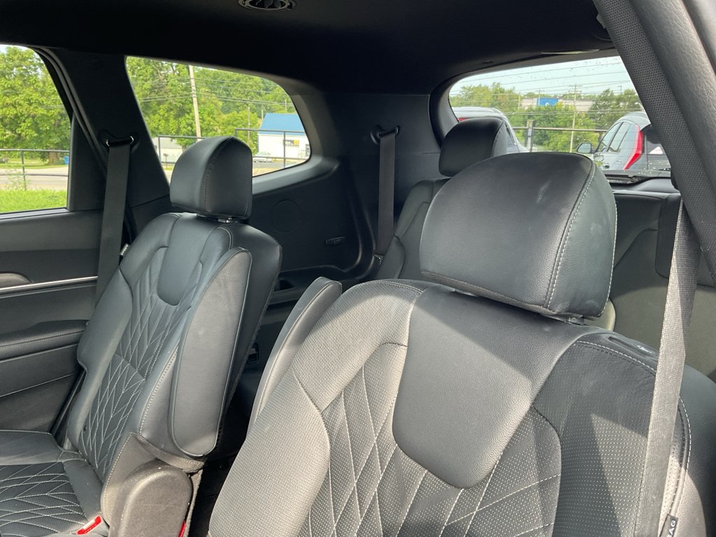 Used 2023 Jungle Green Kia EX X-Line image 17