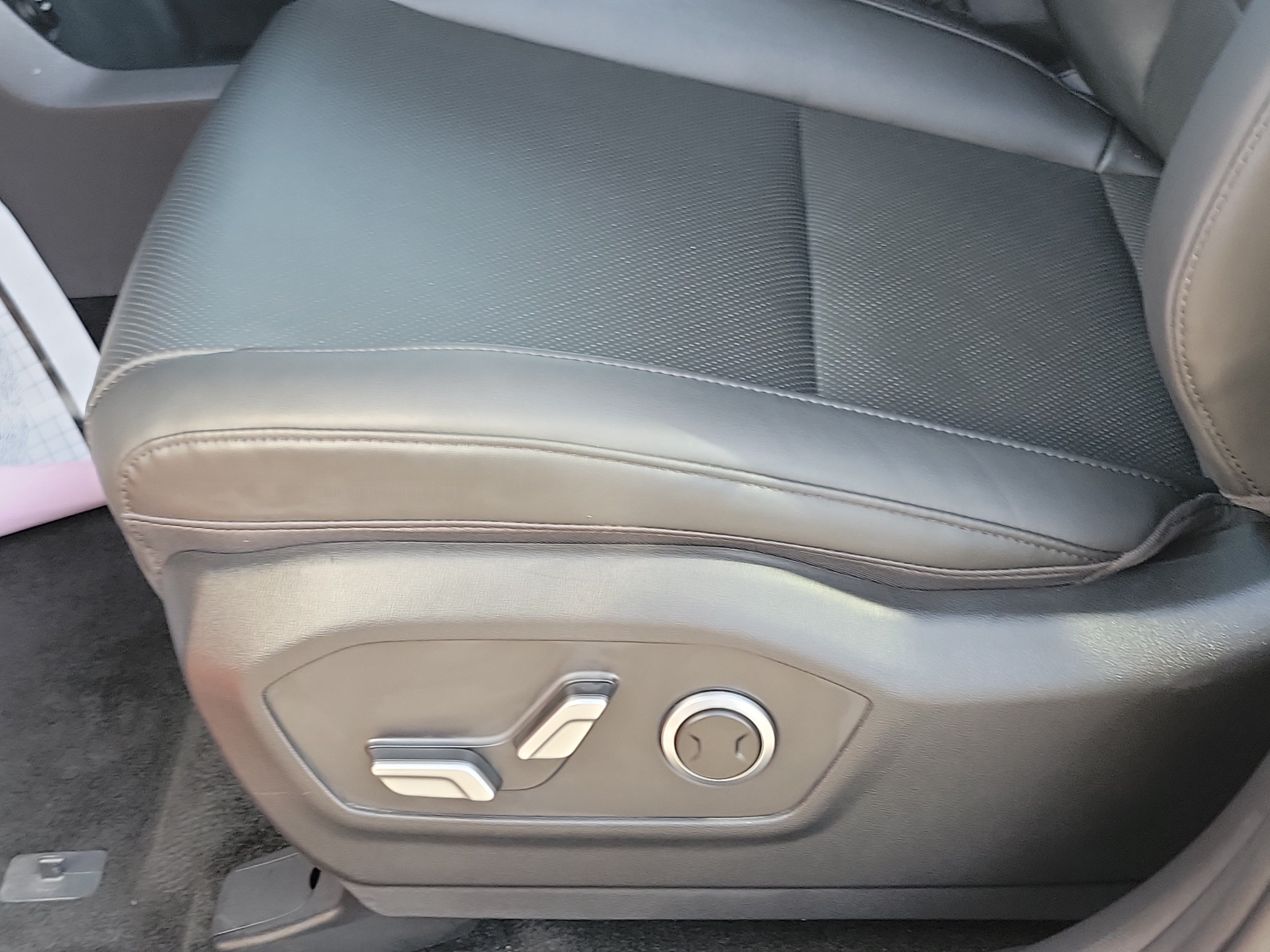 Certified Used 2025 Terracotta Orange Hyundai XRT image 19