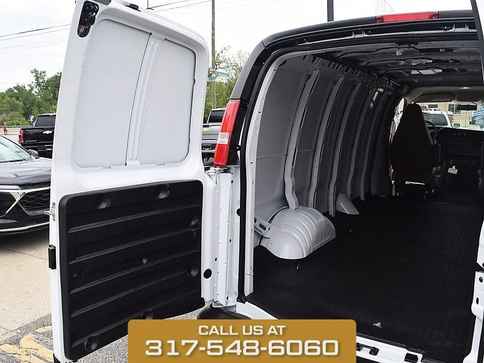 2026 Chevrolet Express Cargo Work Van - Photo 17