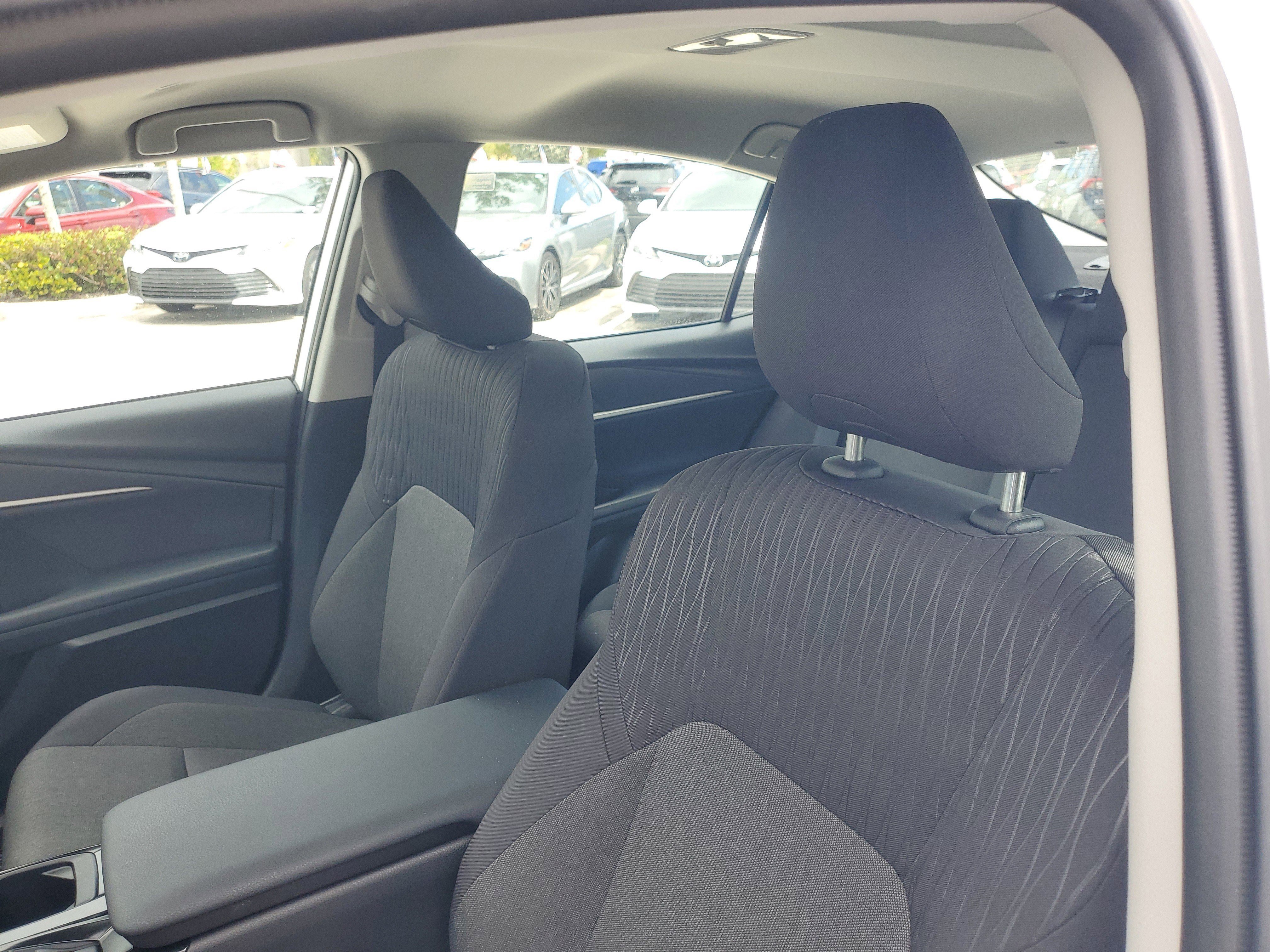 Used 2025 Ice Toyota LE image 17