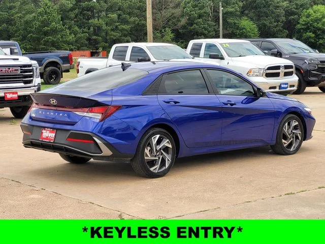 Used 2025 Blue Hyundai SEL Sport image 5